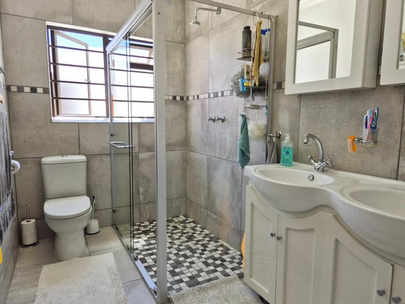 3 Bedroom Property for Sale in Kleinbaai Western Cape